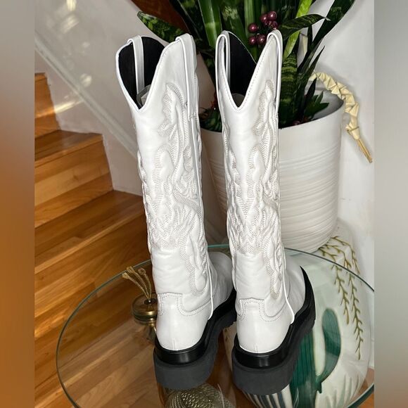 New JEFFREY CAMPBELL
Space Cowgirl Boots - Picture 5 of 6